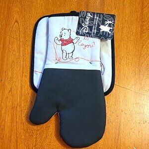 Winnie the Pooh WHERE IS EEYORE 2-pc Heat Resistant Oven Mitt & Pot Holder NWT